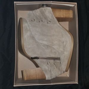 Franco Fortini Booties